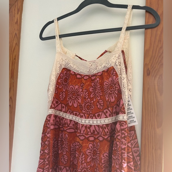 NWT Red & Pink Romper Flower & Lace Urban Outfitters - Picture 6 of 12